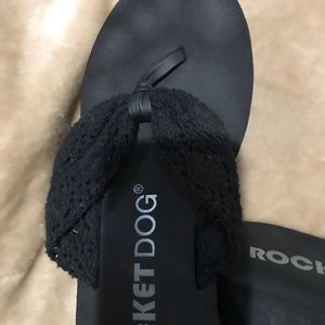 Rocket Dog Shoes - 💜3/$25 Rocket Dog blkcrochet platform flip flop Rocket Dog Shoes - 💜3/$25 Rocket Dog blkcrochet platform flip flop